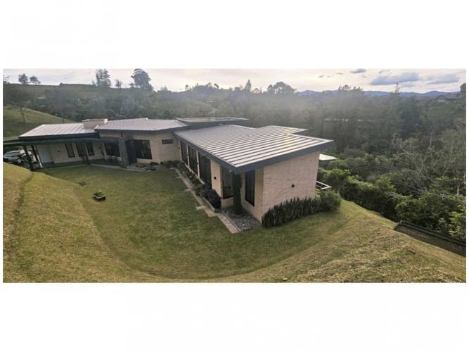 Casa de 3 alcobas en venta en Vía Las Palmas, Envigado, 417 m² · foto 7 de 24