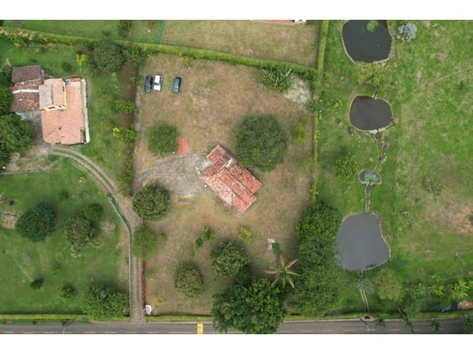 Finca en venta en Actividad Multiple, Copacabana, 180 m² · foto 15 de 24