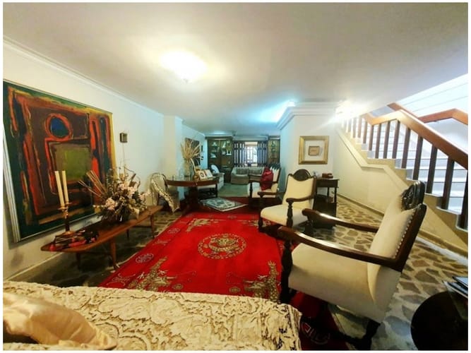 Casa de 4 alcobas en venta en Laureles, Medellín, 450 m² · foto 2 de 21