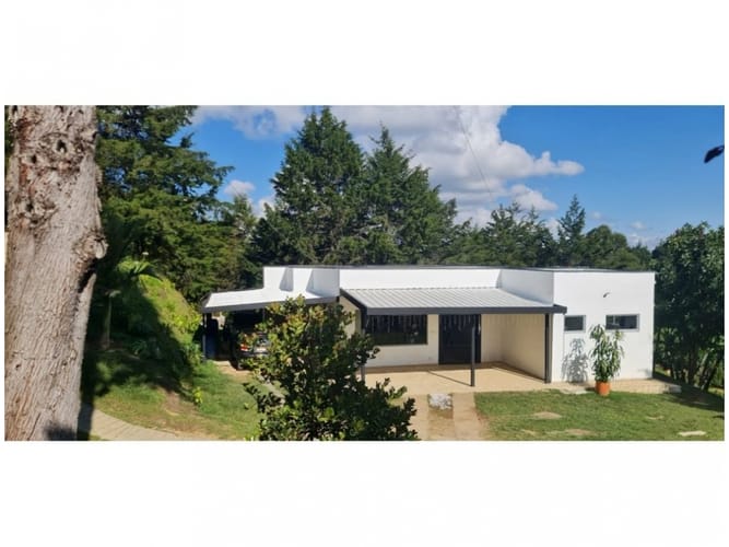 Casa de 4 alcobas en venta en Abreo, Rionegro, 427 m² · foto 2 de 23