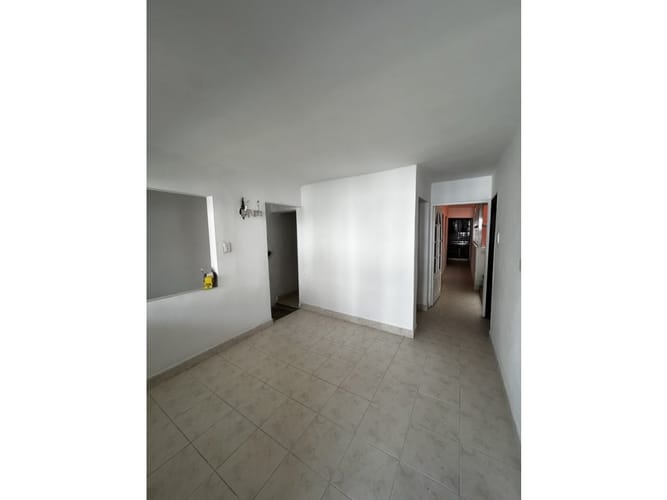 Casa de 5 alcobas en venta en Belén Altavista, Medellín, 214 m² · foto 5 de 13