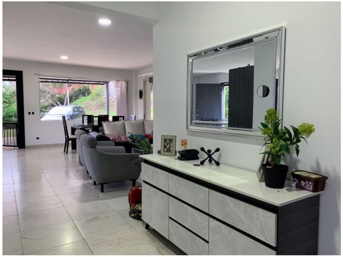 Casa de 4 alcobas en venta en Abreo, Rionegro, 427 m² · foto 16 de 23