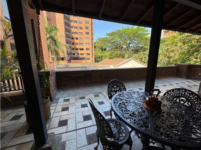 Apartamento de 4 alcobas en venta en El Poblado, Medellín, 321 m² · foto 12 de 17