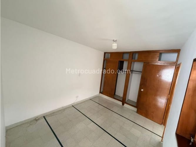 Casa de 5 alcobas en venta en Estadio, Medellín, 195 m² · foto 5 de 18