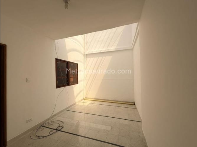 Casa de 5 alcobas en venta en Estadio, Medellín, 195 m² · foto 7 de 18