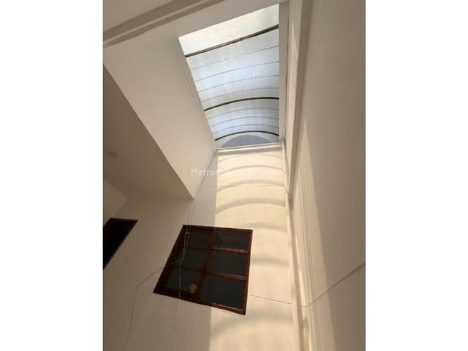 Casa de 5 alcobas en venta en Estadio, Medellín, 195 m² · foto 8 de 18