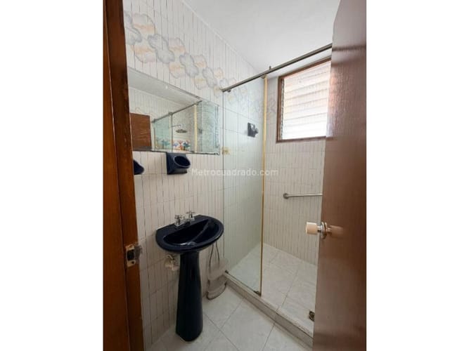 Casa de 5 alcobas en venta en Estadio, Medellín, 195 m² · foto 12 de 18