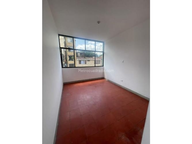 Casa de 5 alcobas en venta en Estadio, Medellín, 195 m² · foto 14 de 18
