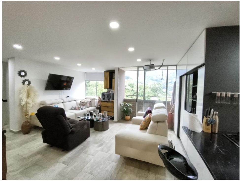 Apartamento en venta en Camino Verde, Envigado · foto 2 de 9