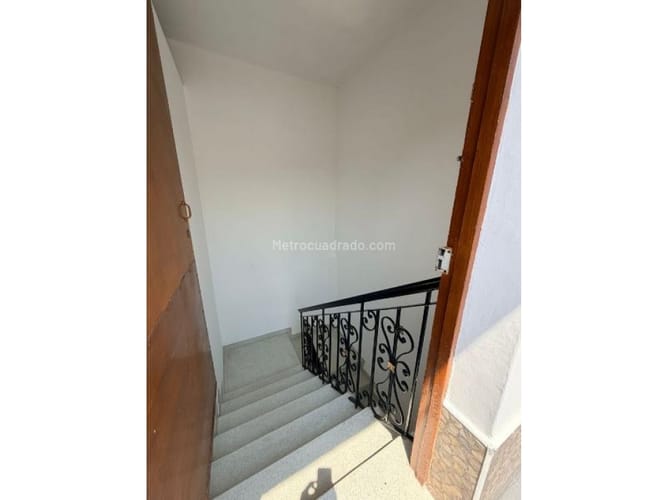 Casa de 5 alcobas en venta en Estadio, Medellín, 195 m² · foto 15 de 18
