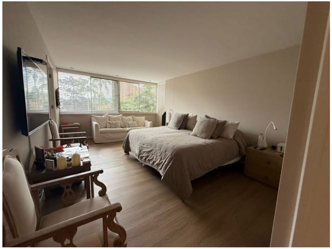 Apartamento de 3 alcobas en venta en Los Naranjos, Medellín, 280 m² · foto 13 de 20