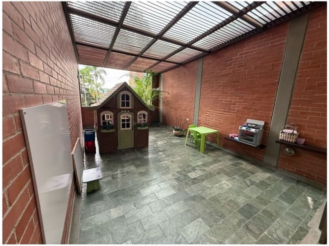 Apartamento de 3 alcobas en venta en Los Naranjos, Medellín, 280 m² · foto 19 de 20
