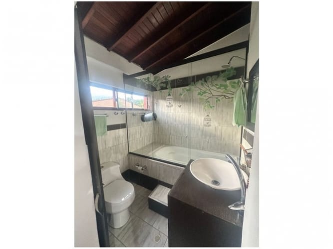 Apartamento de 4 alcobas en venta en Carlos E Restrepo, Medellín, 115 m² · foto 15 de 16