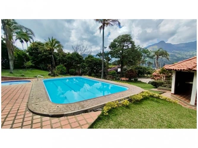 Casa de 4 alcobas en venta en Actividad Multiple, Copacabana, 594 m² · foto 7 de 24
