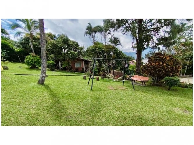 Casa de 4 alcobas en venta en Actividad Multiple, Copacabana, 594 m² · foto 10 de 24