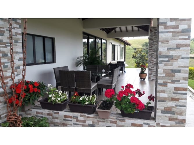 Casa de 2 alcobas en venta en La Ceja, 430 m² · foto 3 de 9