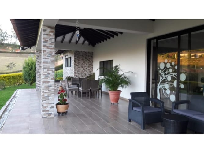 Casa de 2 alcobas en venta en La Ceja, 430 m² · foto 4 de 9