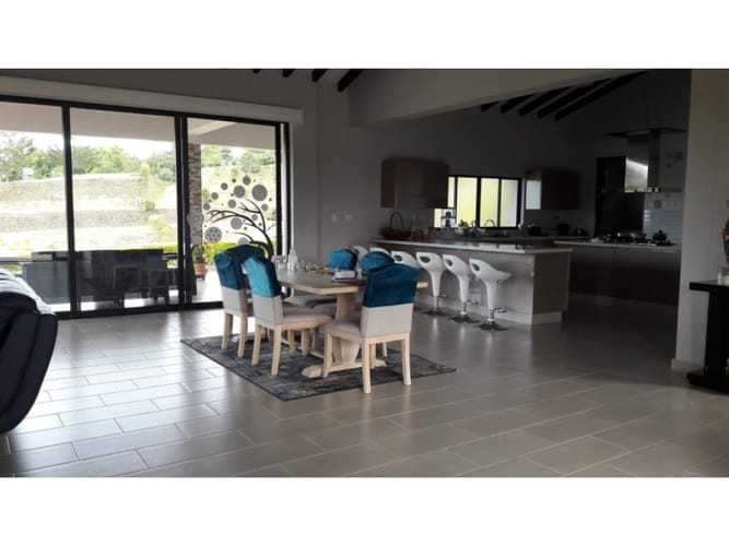 Casa de 2 alcobas en venta en La Ceja, 430 m² · foto 6 de 9