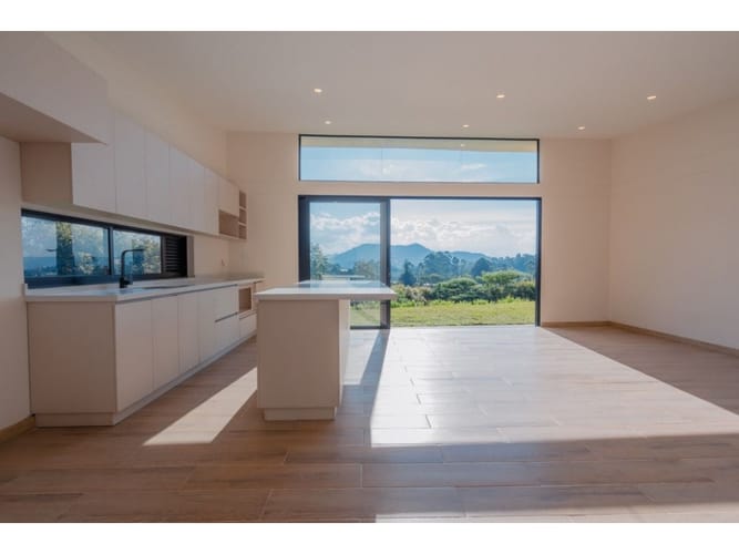 Casa de 3 alcobas en venta en El Cerro, La Ceja, 160 m² · foto 9 de 16
