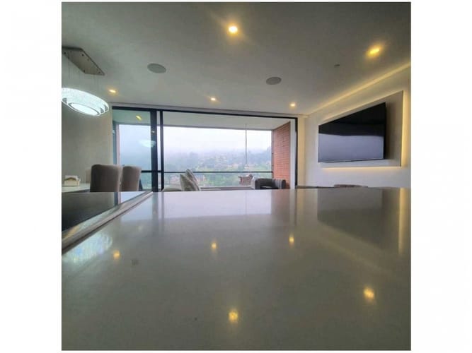 Apartamento de 3 alcobas en venta en Las Brujas, Envigado, 124 m² · foto 2 de 14