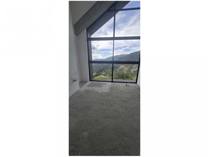 Casa de 3 alcobas en venta en Loma Del Escobero, Envigado, 275 m² · foto 9 de 14