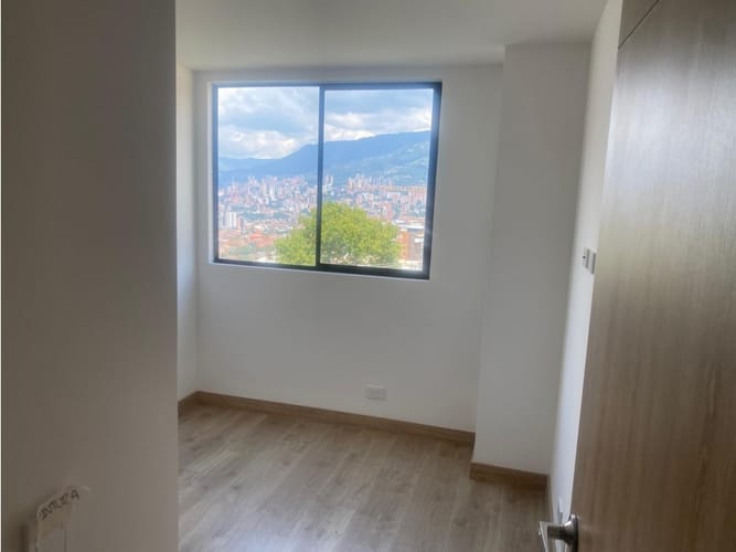 Apartamento en venta en La Cuenca, Envigado · foto 10 de 15