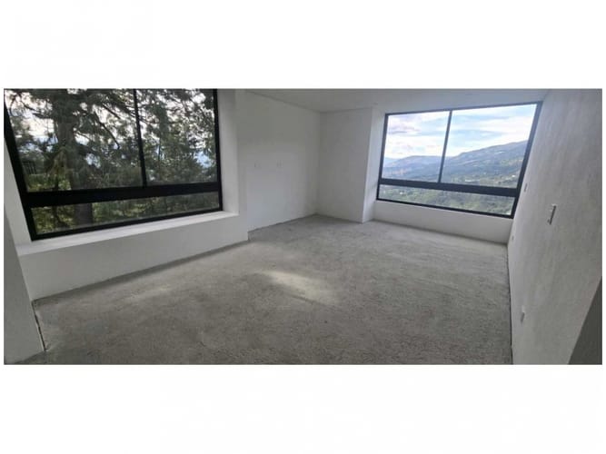 Casa de 3 alcobas en venta en Loma Del Escobero, Envigado, 275 m² · foto 10 de 14