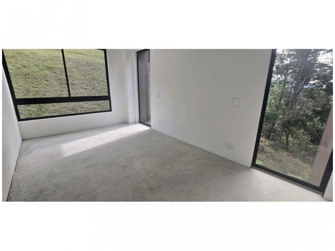 Casa de 3 alcobas en venta en Loma Del Escobero, Envigado, 275 m² · foto 11 de 14