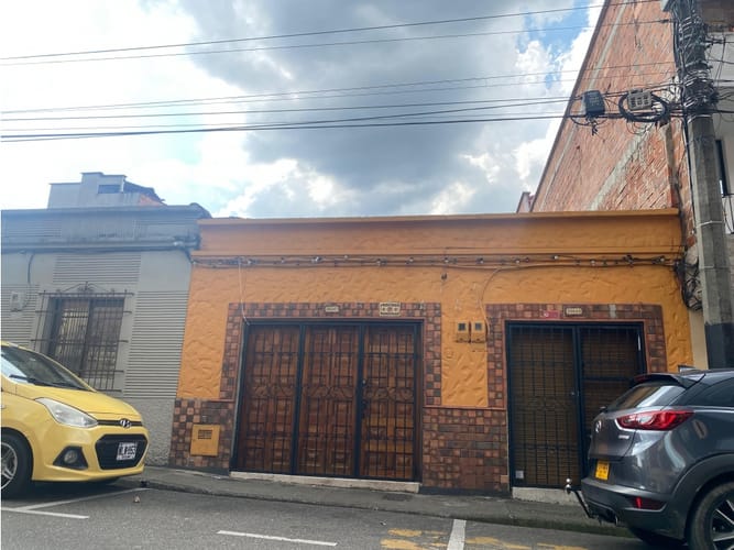 Casa de 2 alcobas en venta en Zona Centro, Envigado, 174 m² · foto 2 de 2