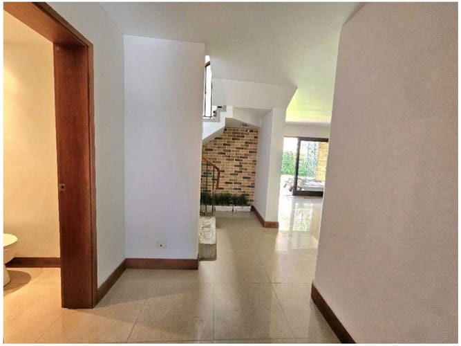 Casa de 3 alcobas en venta en Alejandría, Medellín, 230 m² · foto 3 de 22