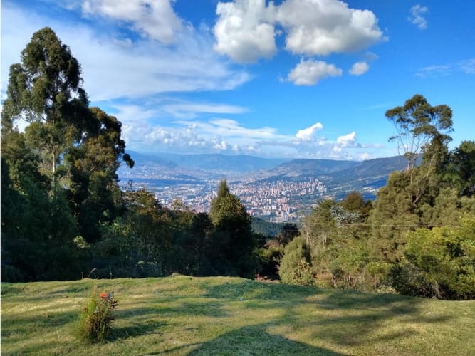 Casa de 3 alcobas en venta en La Catedral, Envigado, 160 m² · foto 5 de 11