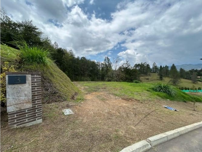 Lote en venta en Los Salados, El Retiro, 1704 m² · foto 2 de 11