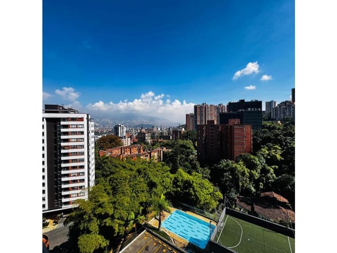Apartamento de 2 alcobas en venta en Lalinde, Medellín, 107 m² · foto 2 de 15