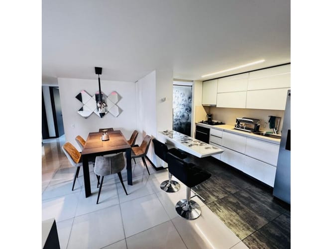 Apartamento de 2 alcobas en venta en Lalinde, Medellín, 107 m² · foto 3 de 15