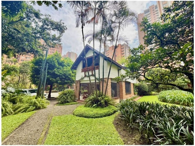 Apartamento de 3 alcobas en venta en Loma De San Jose, Sabaneta, 370 m² · foto 4 de 24