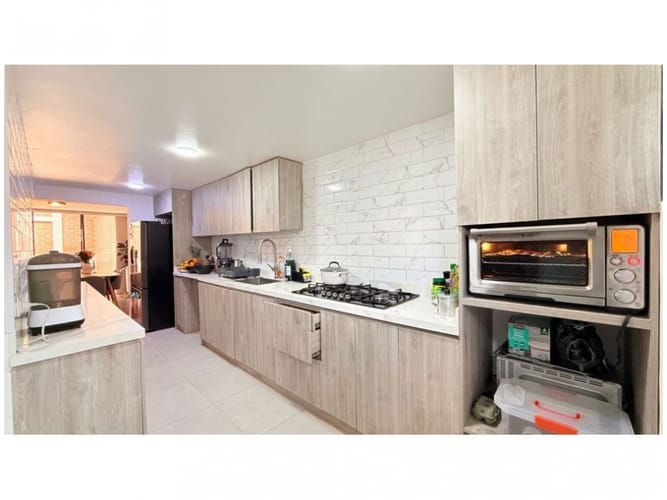 Casa de 4 alcobas en venta en San Lucas, Medellín, 194 m² · foto 2 de 16