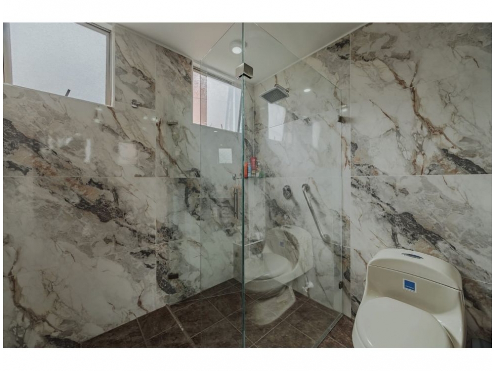 Apartamento en venta en El Poblado, Medellín · foto 21 de 21