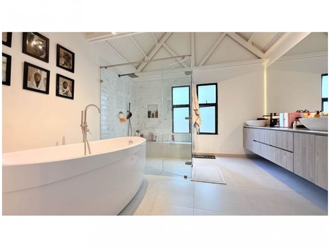 Casa de 4 alcobas en venta en San Lucas, Medellín, 194 m² · foto 7 de 16
