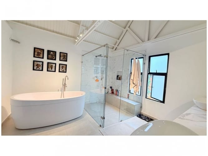 Casa de 4 alcobas en venta en San Lucas, Medellín, 194 m² · foto 8 de 16