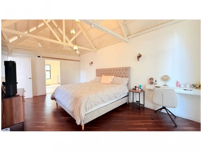 Casa de 4 alcobas en venta en San Lucas, Medellín, 194 m² · foto 9 de 16