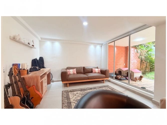 Casa de 4 alcobas en venta en San Lucas, Medellín, 194 m² · foto 15 de 16