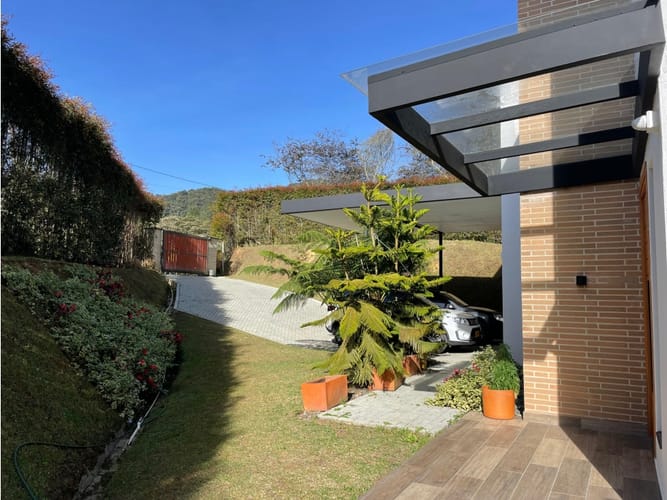 Casa de 4 alcobas en venta en Vía Las Palmas, Envigado, 287 m² · foto 5 de 12