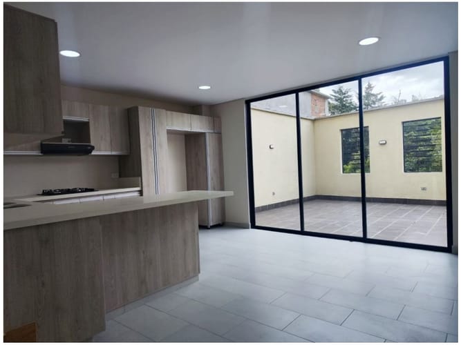 Casa de 3 alcobas en venta en La Alhambra, Medellín, 133 m² · foto 2 de 16