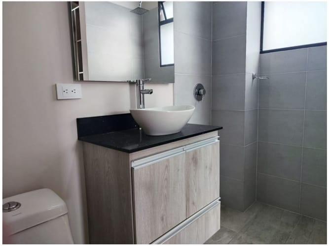 Casa de 3 alcobas en venta en La Alhambra, Medellín, 133 m² · foto 6 de 16