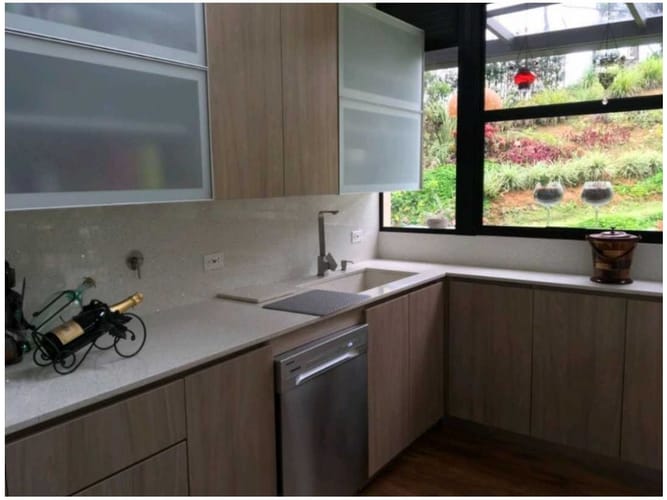 Casa de 3 alcobas en venta en Loma Del Escobero, Medellín, 330 m² · foto 6 de 24