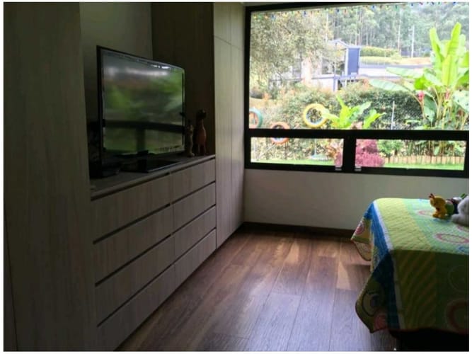 Casa de 3 alcobas en venta en Loma Del Escobero, Medellín, 330 m² · foto 12 de 24