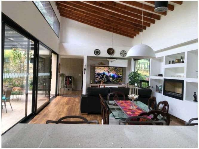 Casa de 3 alcobas en venta en Loma Del Escobero, Medellín, 330 m² · foto 13 de 24