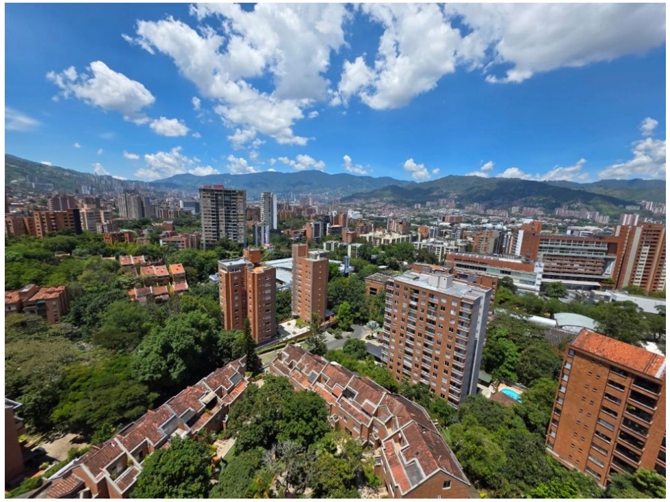 Apartamento en venta en El Poblado, Medellín · foto 3 de 18