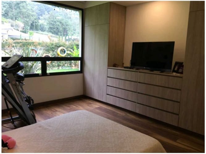 Casa de 3 alcobas en venta en Loma Del Escobero, Medellín, 330 m² · foto 18 de 24