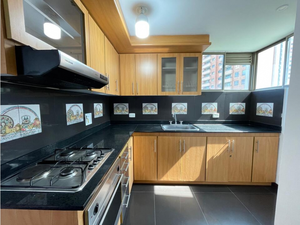 Apartamento en venta en El Poblado, Medellín · foto 2 de 7